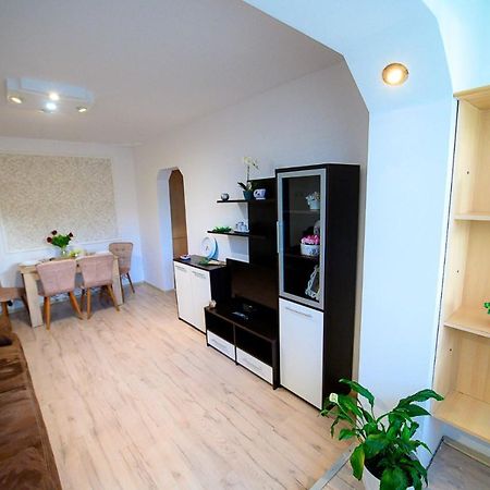 Alice Apartment Арад Екстер'єр фото